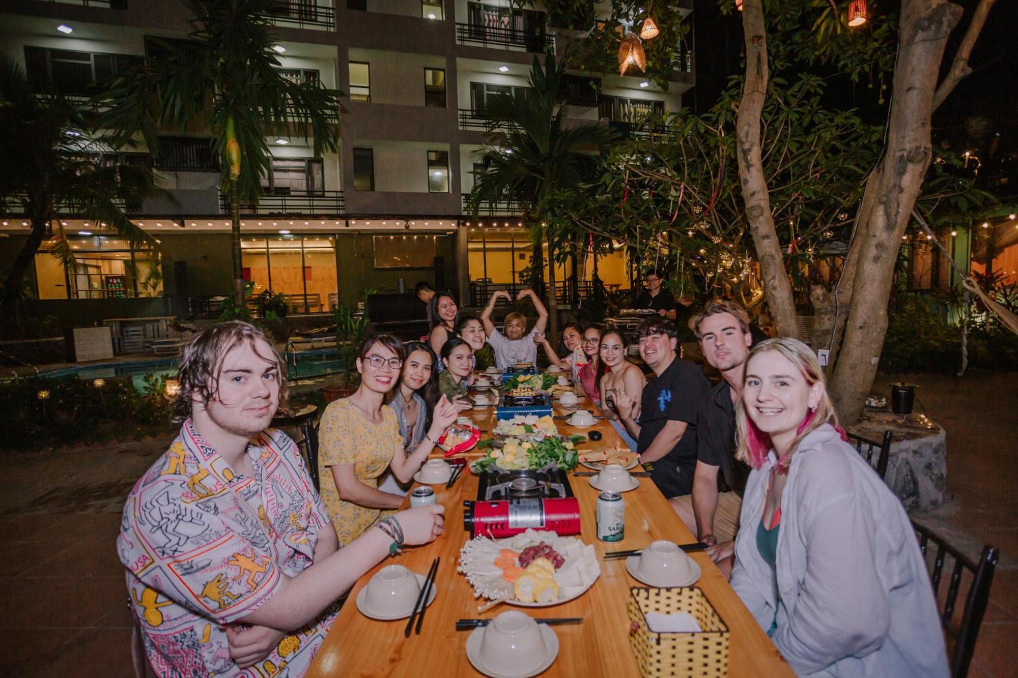 Republic Hostel Cat Ba Xuan Dam Екстер'єр фото