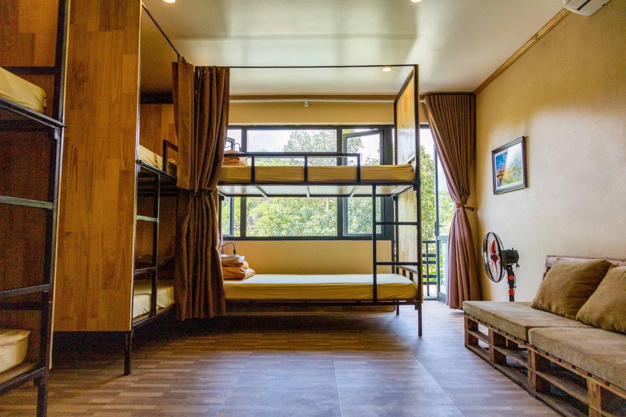 Republic Hostel Cat Ba Xuan Dam Екстер'єр фото