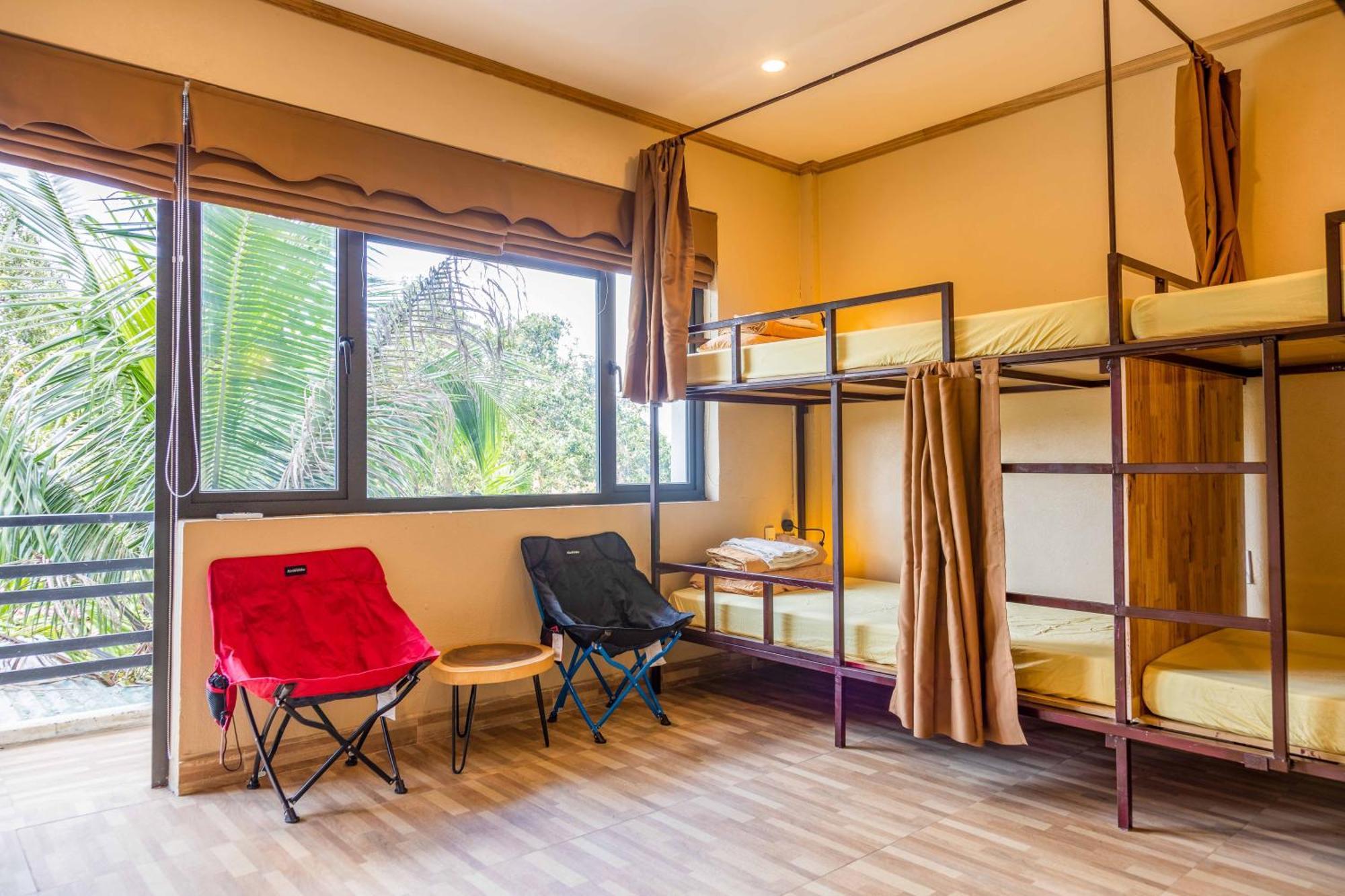Republic Hostel Cat Ba Xuan Dam Екстер'єр фото