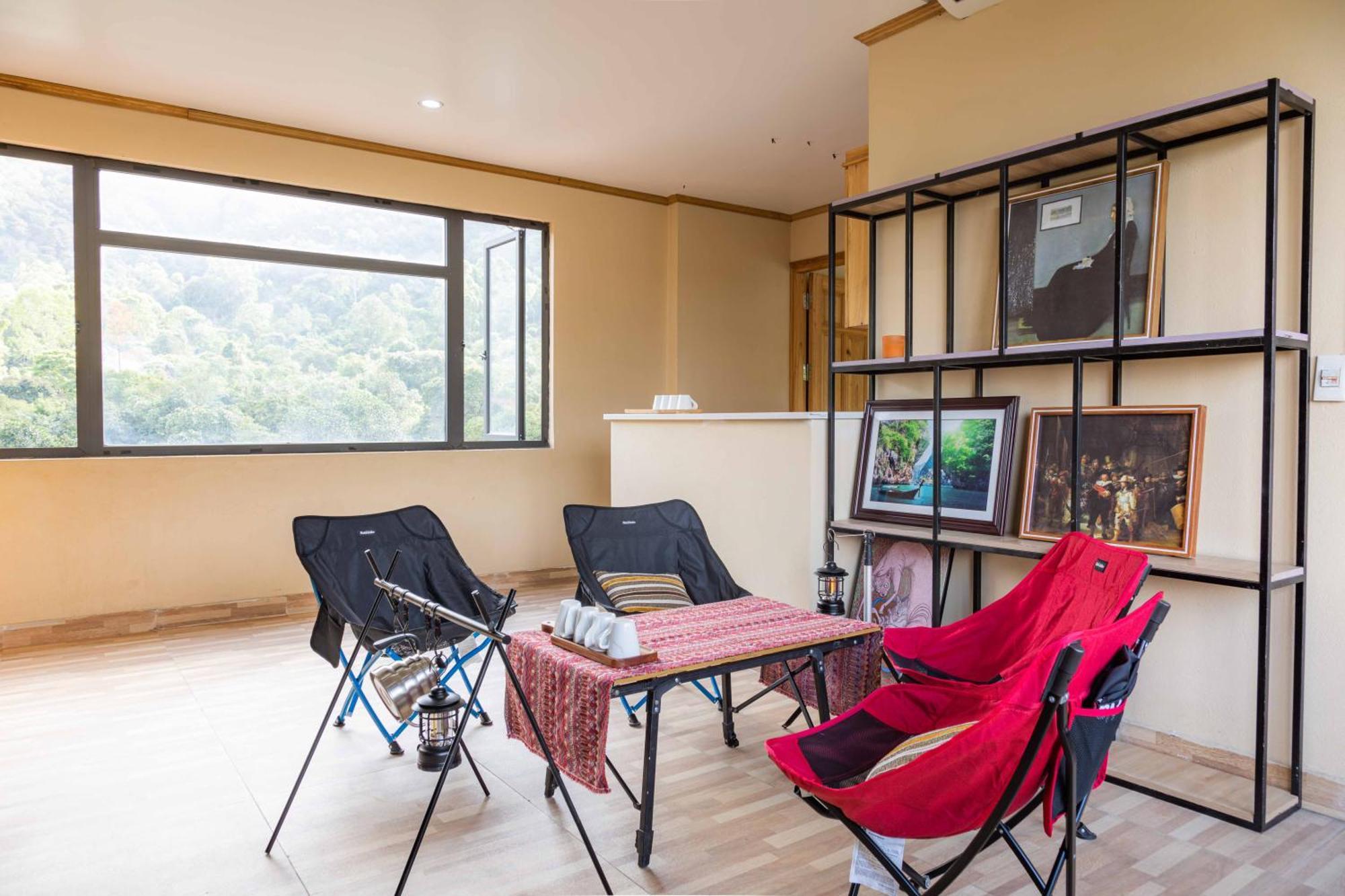 Republic Hostel Cat Ba Xuan Dam Екстер'єр фото